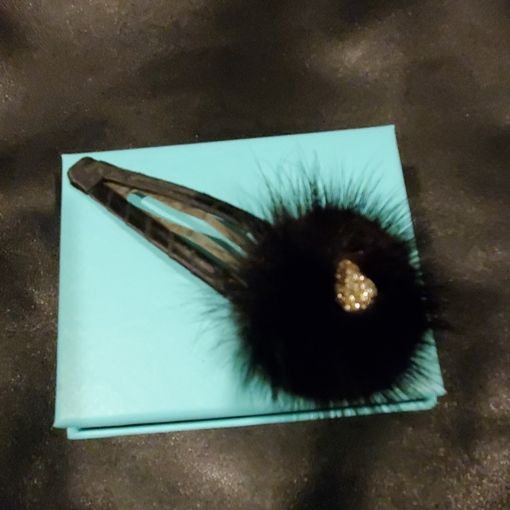 Black clip